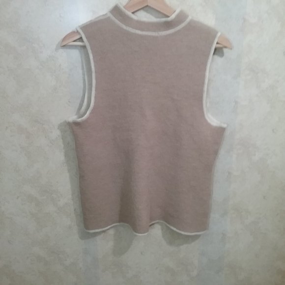J.H collectibles camel vest size M 89% wool (AE9) - Picture 4 of 4